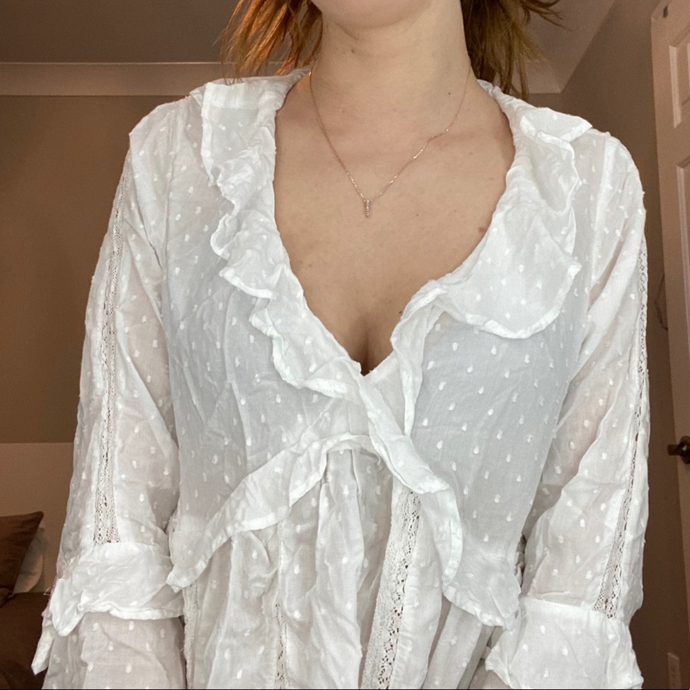 American eagle white frilled top size M